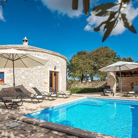 Lovely In Skicini With Outdoor Swimming Pool * Juršići